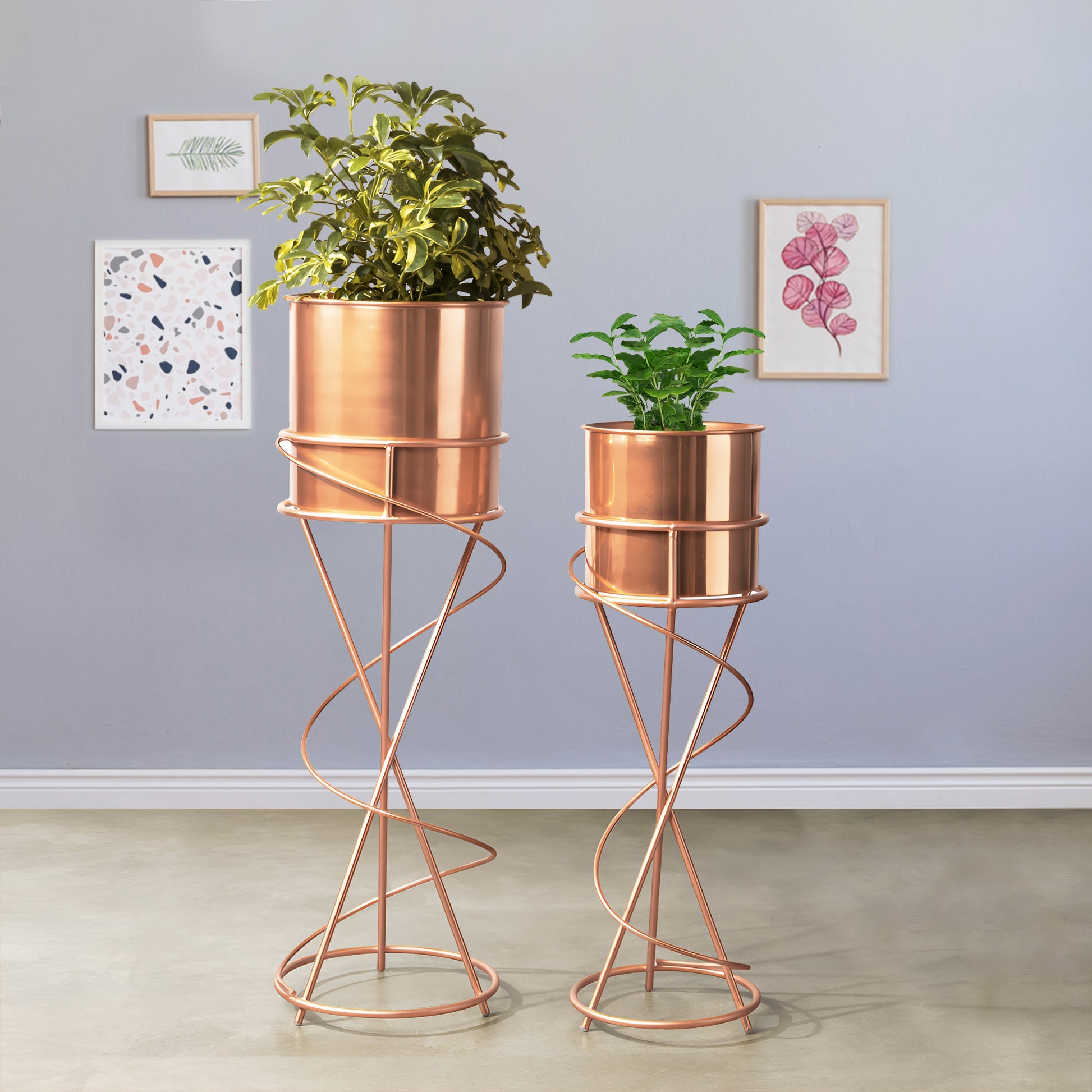 On Trend Abstract Ross Gold Stand & Ross Gold Finish Pot Planters Set